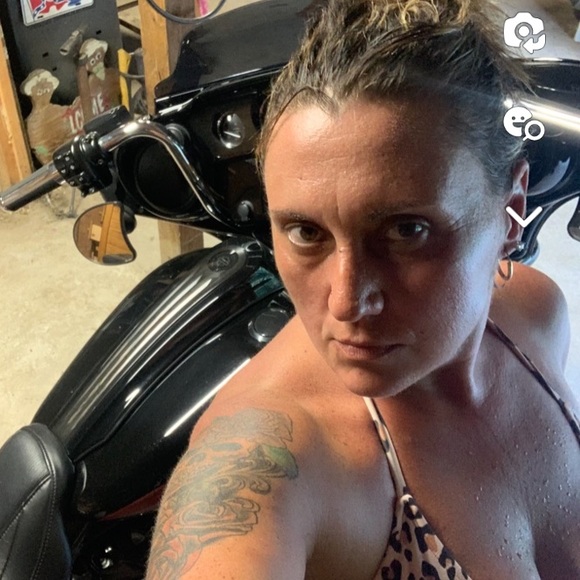 Meet your Posher, Angie - Picture 3 of 12